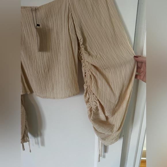 Line & Dot blouse - Picture 3 of 7